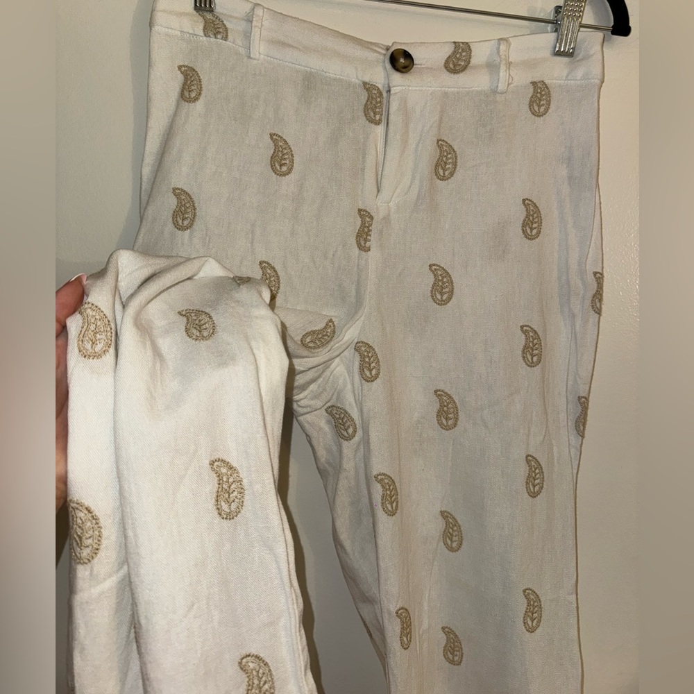 Calligraphie White Pants with Camel Paisley Embroidery